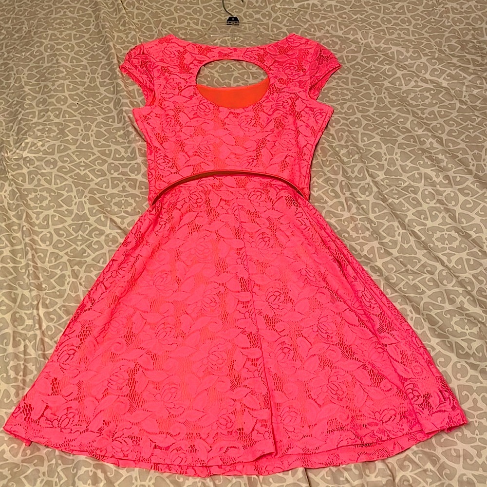 Bright Pink/Scarlet Dress. Worn Once. Like Brand New. Great Quality - Picture 4 of 5